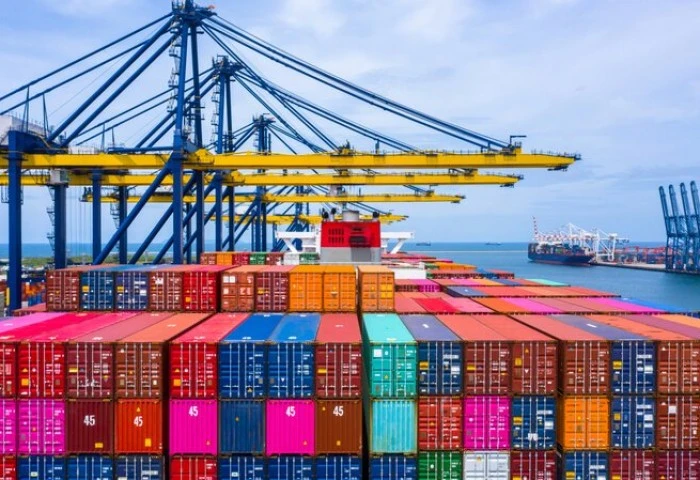 Brasil exporta oportunidades, diz AEB ao analisar dados da balança comercial de agosto